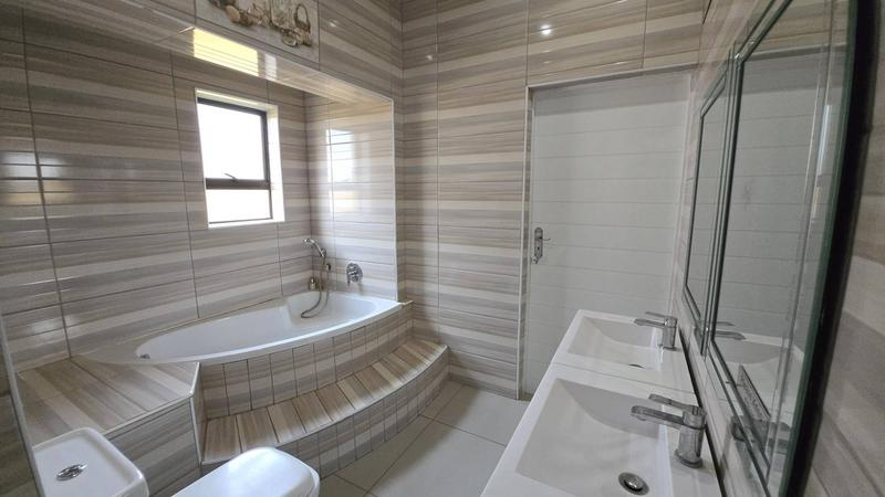 4 Bedroom Property for Sale in Leloko Lifestyle Estate North West